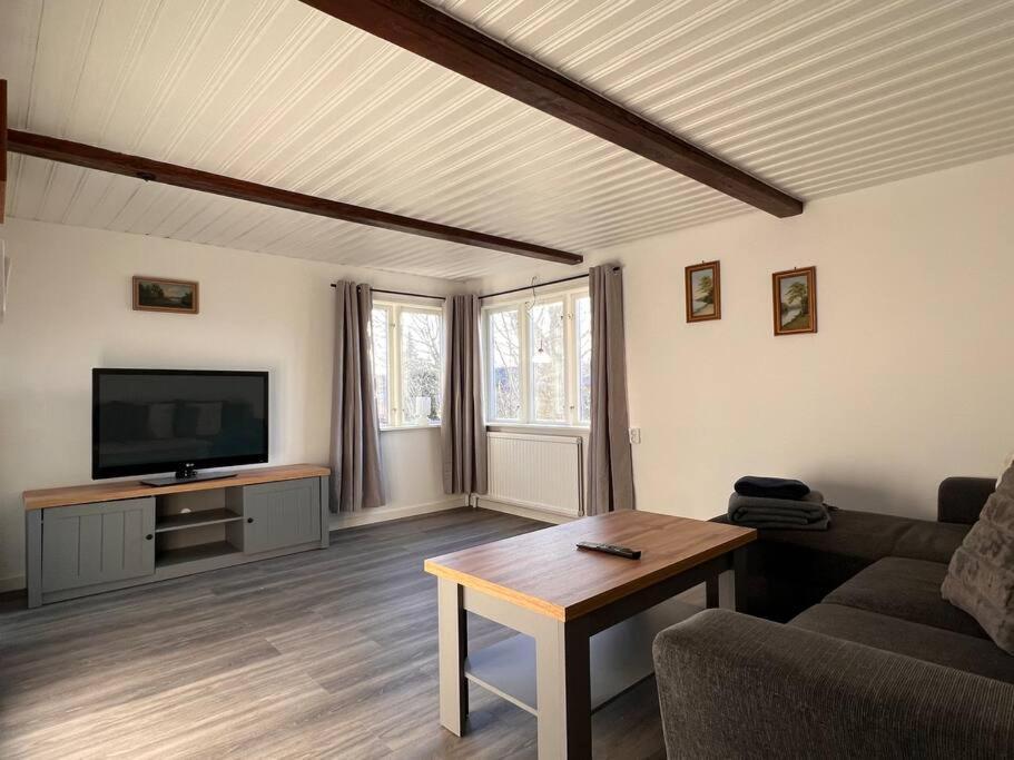 Lantlig Villa I Ljungbyhed Экстерьер фото