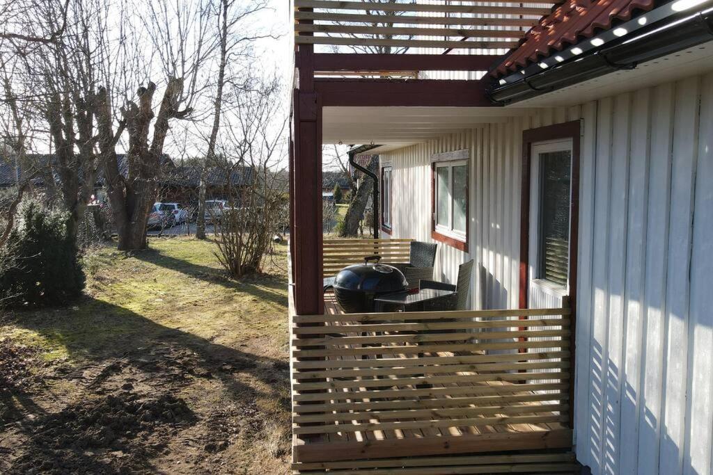 Lantlig Villa I Ljungbyhed Экстерьер фото